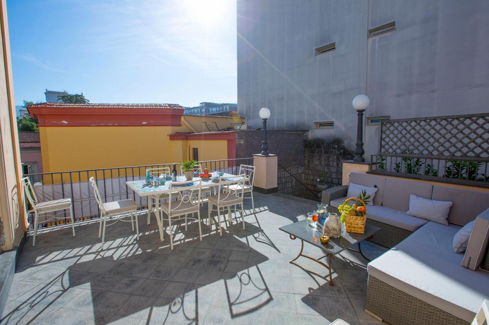 Amore Rentals - Appartamento Terrazza Tasso Sorrent Exterior foto