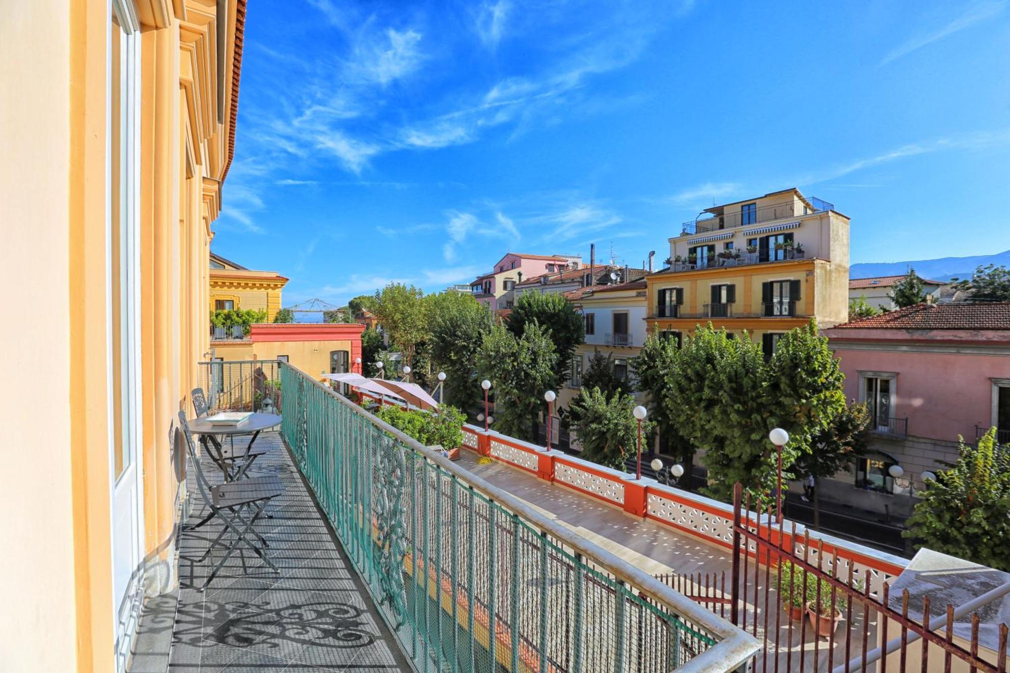 Amore Rentals - Appartamento Terrazza Tasso Sorrent Exterior foto